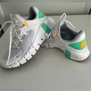 Nike Free Metcon 4 - Women’s size 6